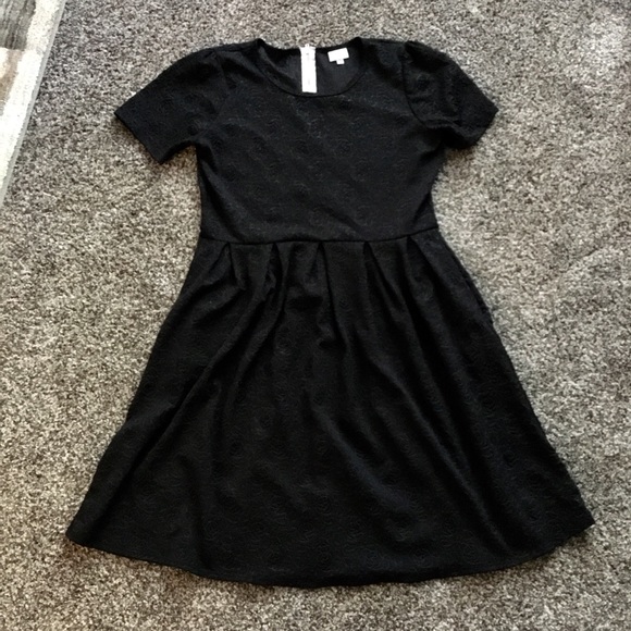 LuLaRoe Dresses & Skirts - LuLaRoe Textured Black Amelia 2XL